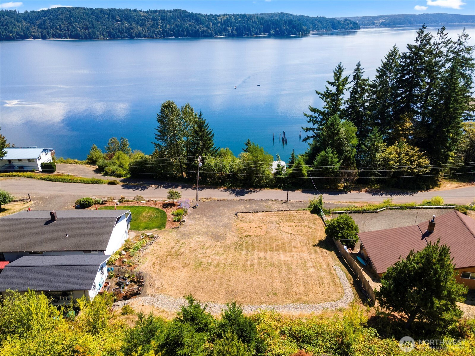 121 N North Hill Road, Hoodsport, WA 98548