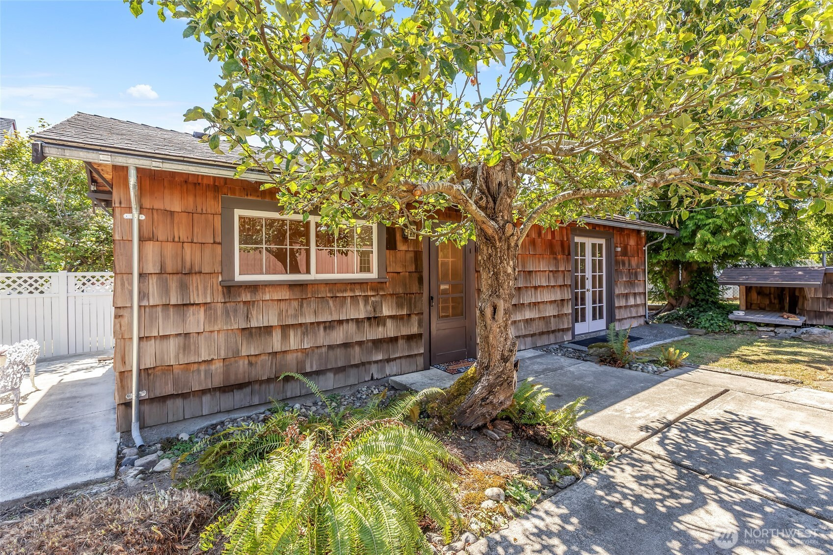 2735 Pacific Street, Bellingham, WA 98226