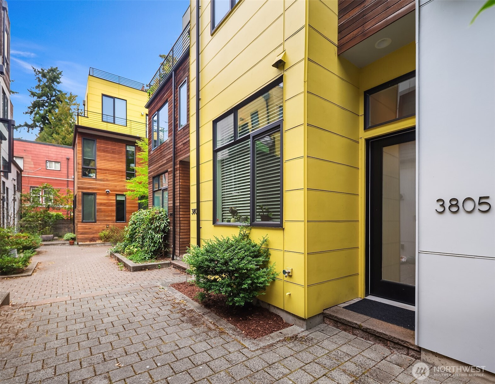 3805 Fremont Lane N, Seattle, WA 98103