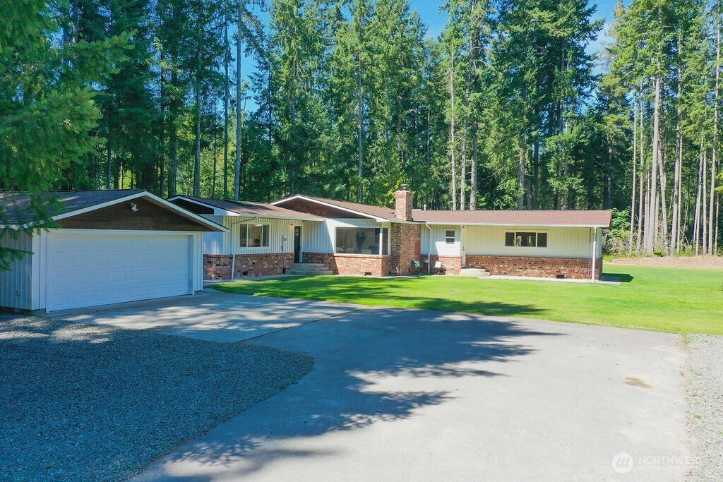 1380 NW Pioneer Hill Road, Poulsbo, WA 98370