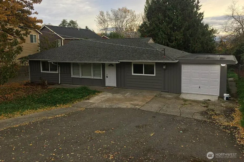 13348 32nd Ave S, Tukwila, WA 98168