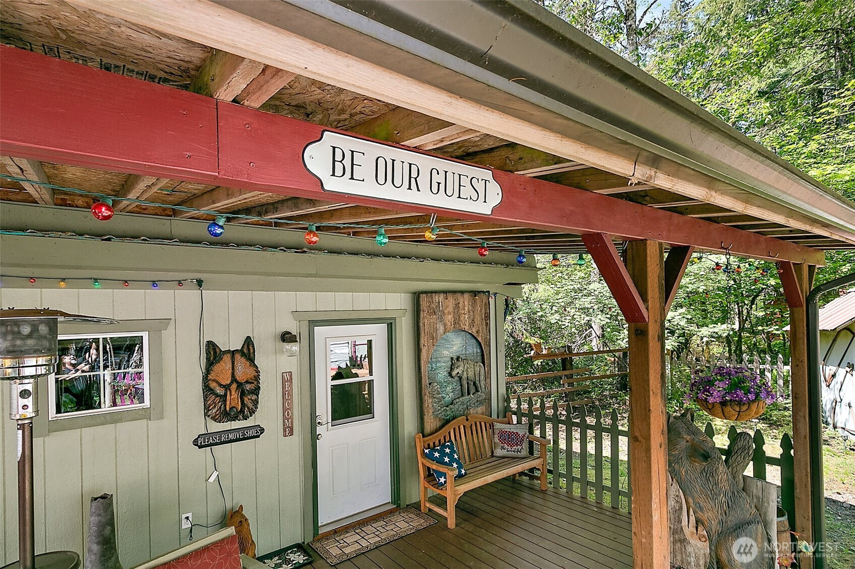 131 Nisqually Way, Ashford, WA 98304