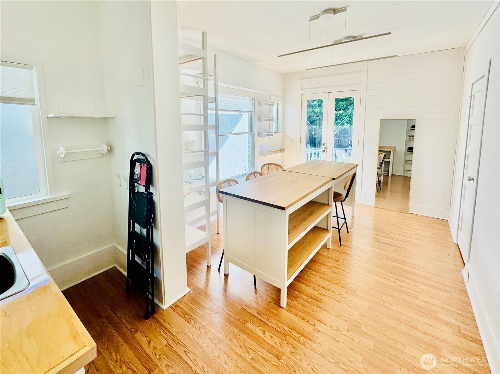 1622 Queen Anne Avenue N, Seattle, WA 98109