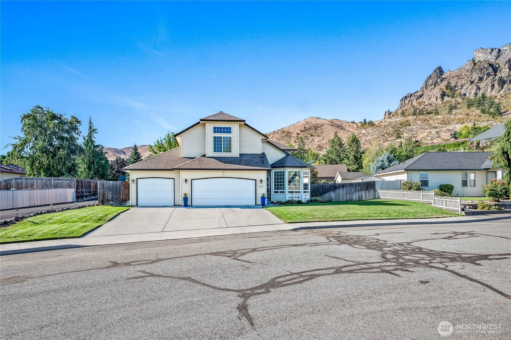 1232 Gossman Lane, Wenatchee, WA 98801