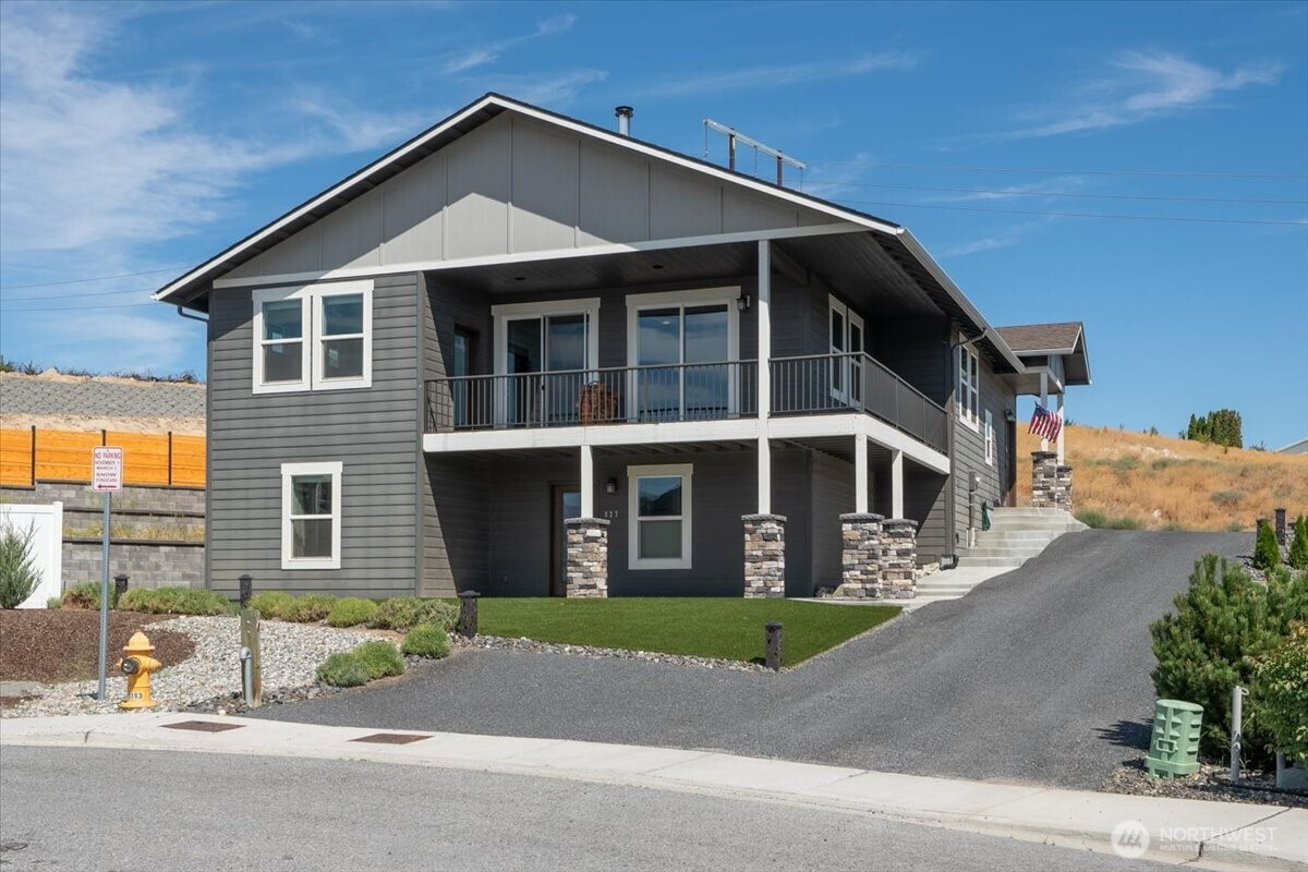 827 Madeleine Court, East Wenatchee, WA 98802