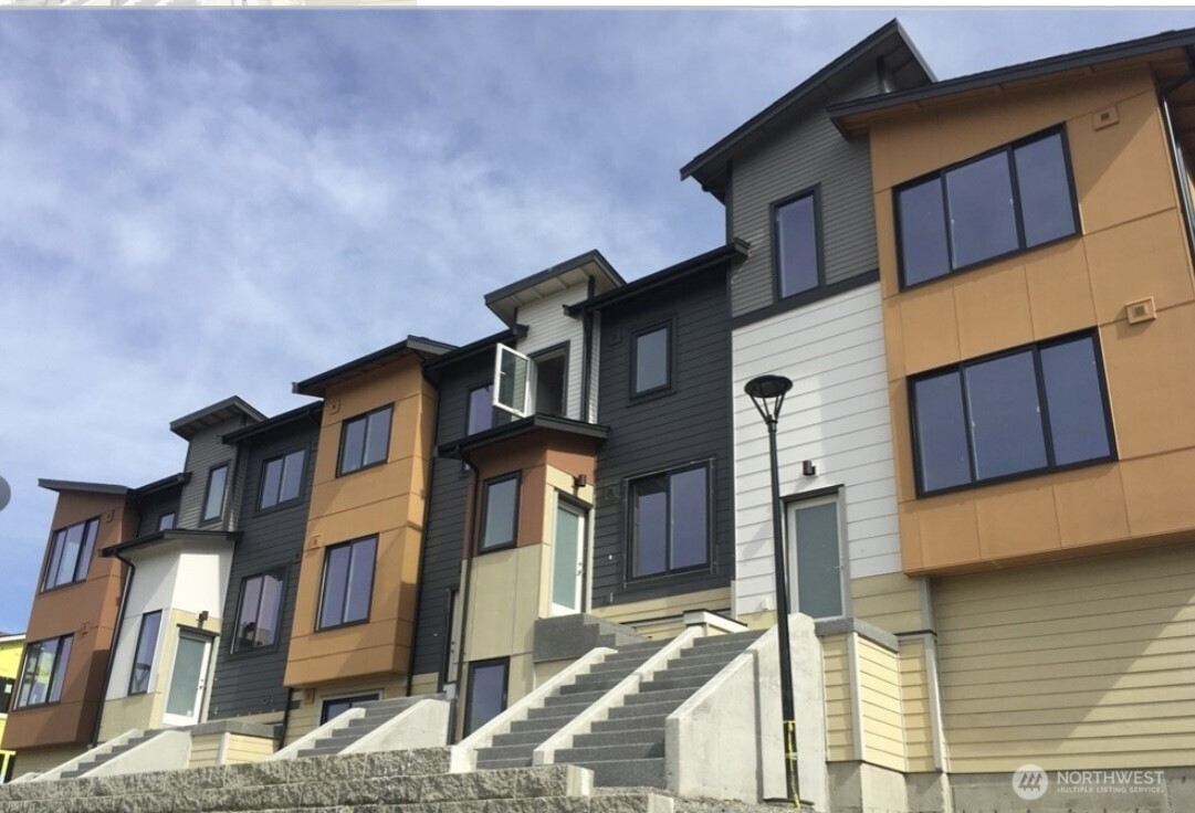 523 Heron Walk SE, Sammamish, WA 98074