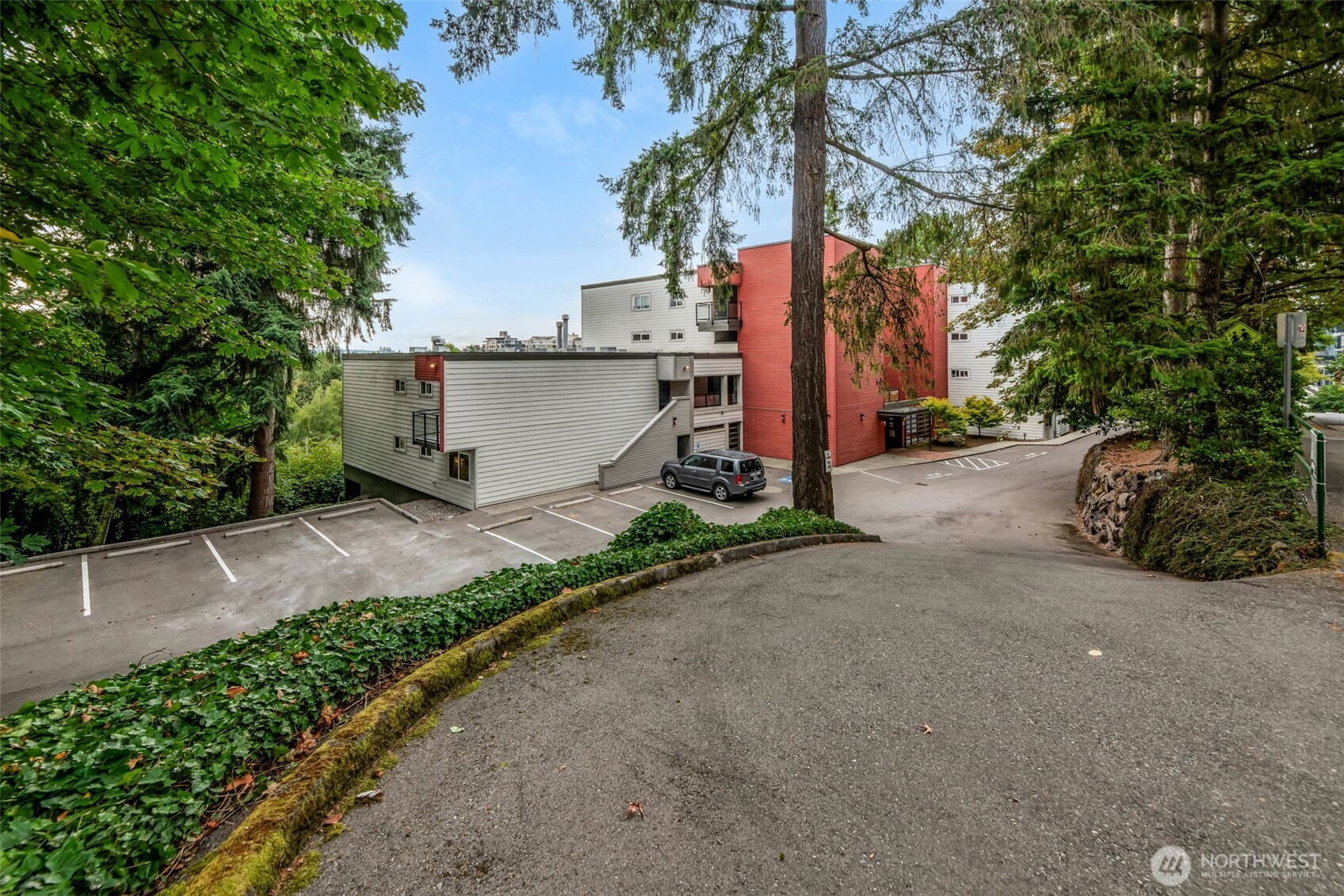 145 105th Avenue SE, Bellevue, WA 98004