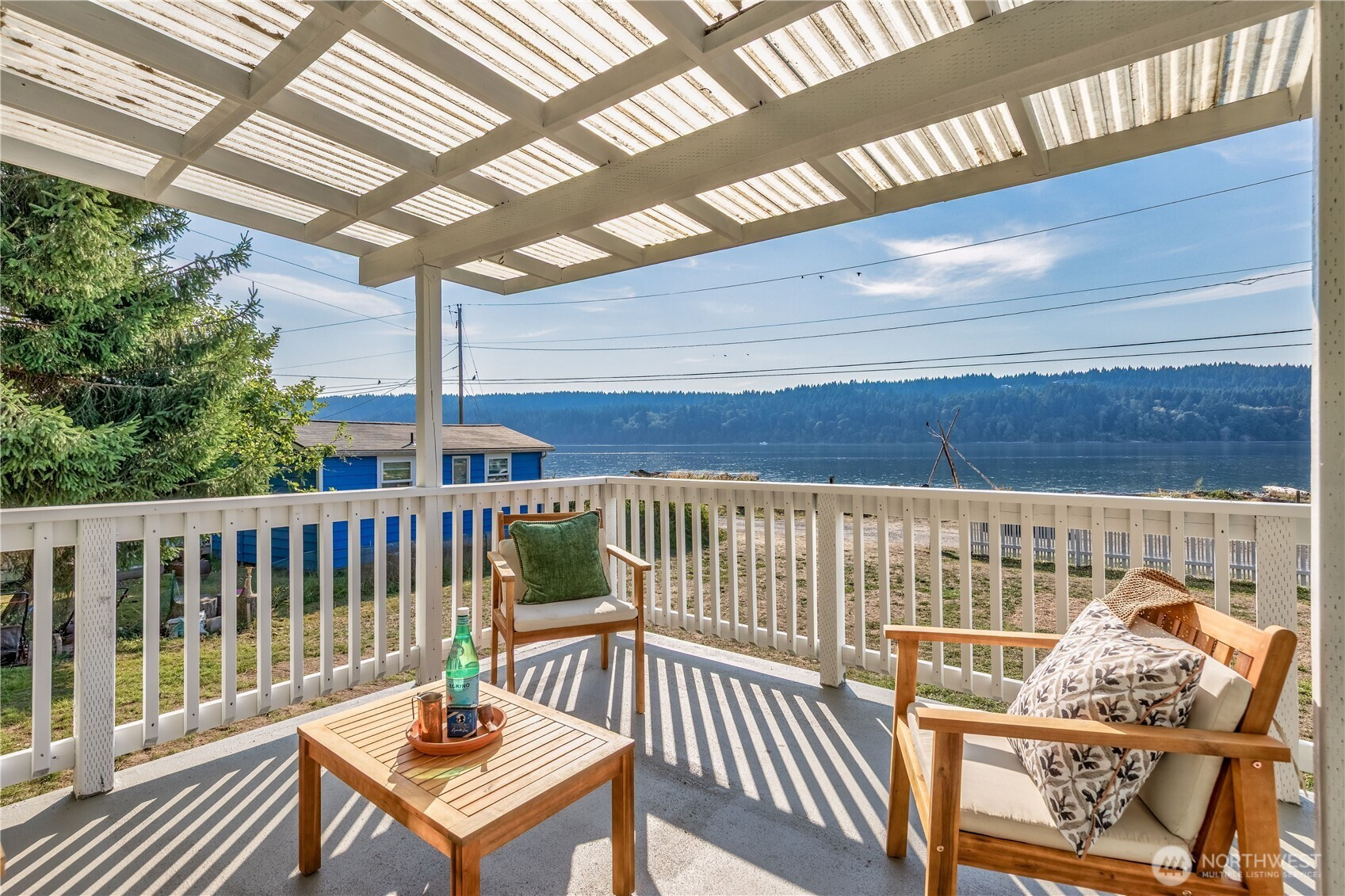 27830 Manzanita Beach Road SW, Vashon, WA 98070