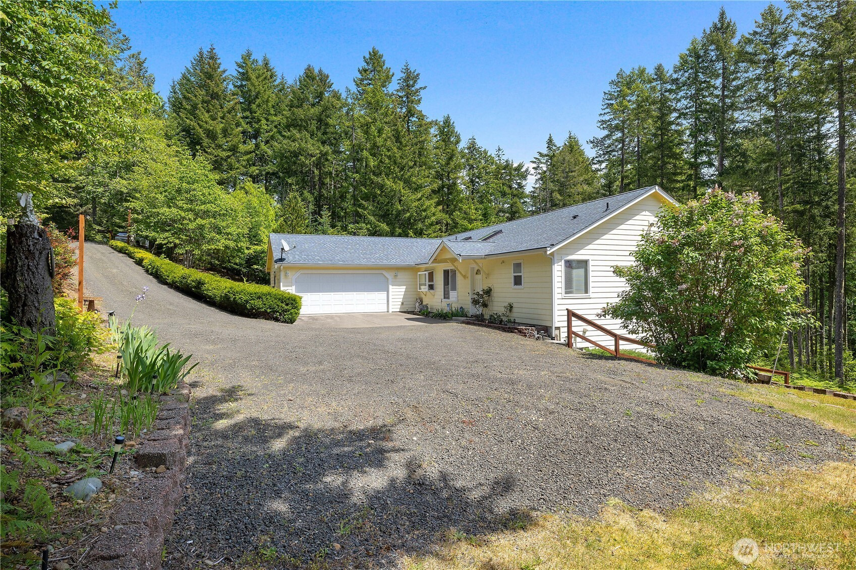 40 N Pintail Place, Hoodsport, WA 98548