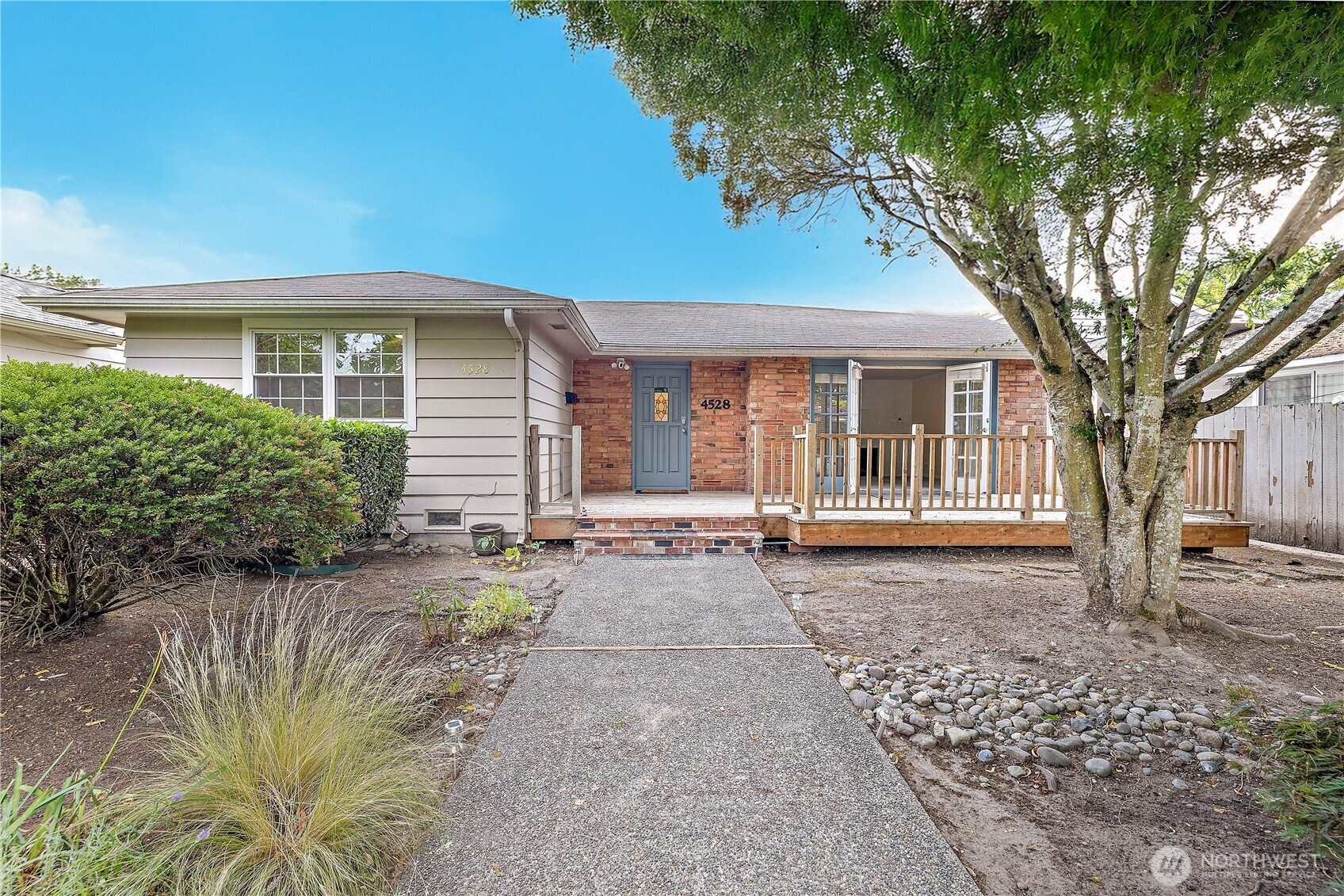 4528 NE 170th Street, Lake Forest Park, WA 98155