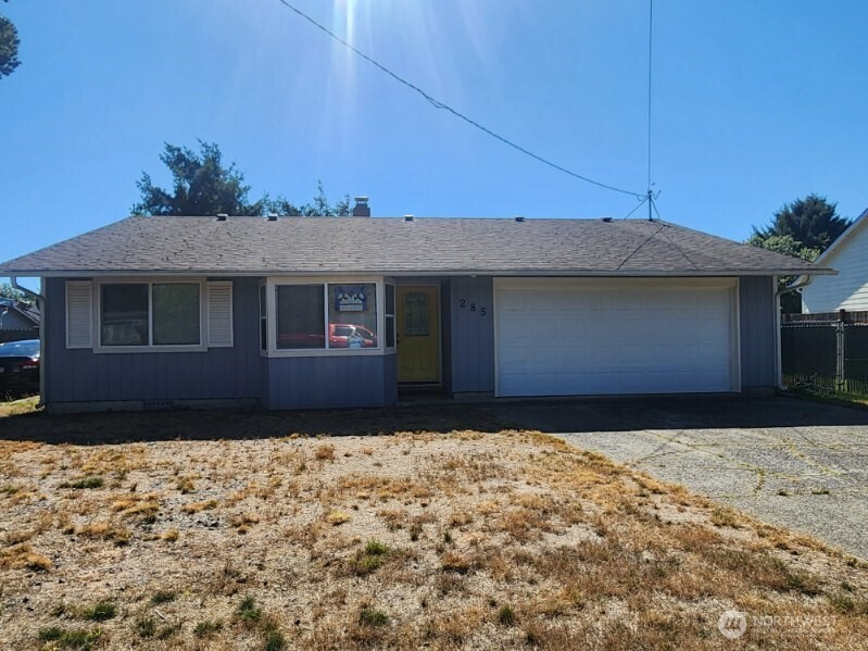 285 Mast Avenue NW, Ocean Shores, WA 98569