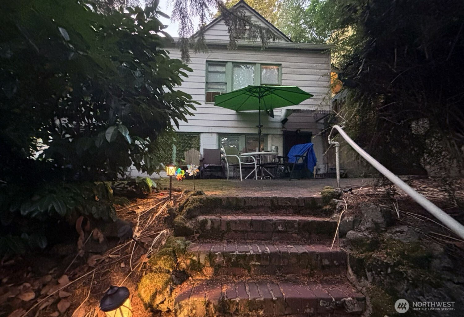 3915 S Brandon Street, Seattle, WA 98118