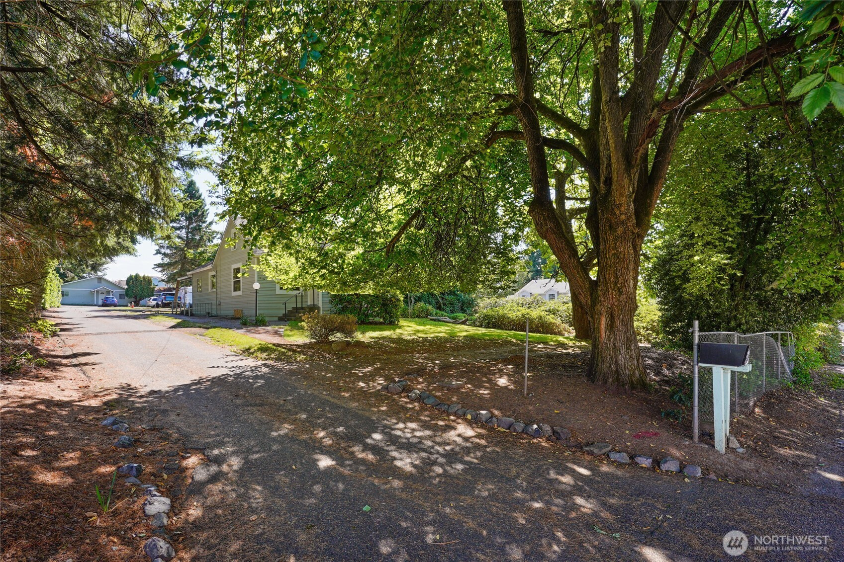 23704 112th Avenue SE, Kent, WA 98031