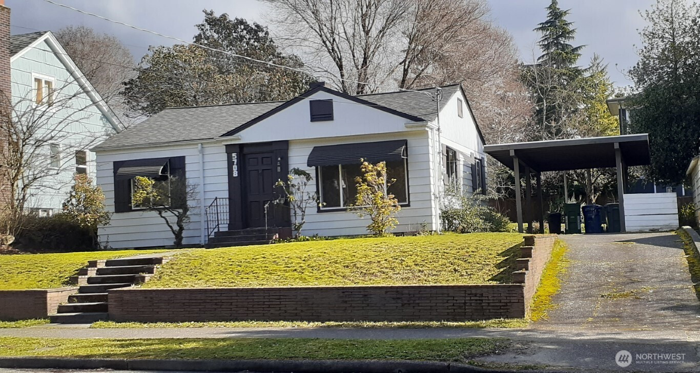 5708 40th Avenue NE, Seattle, WA 98105