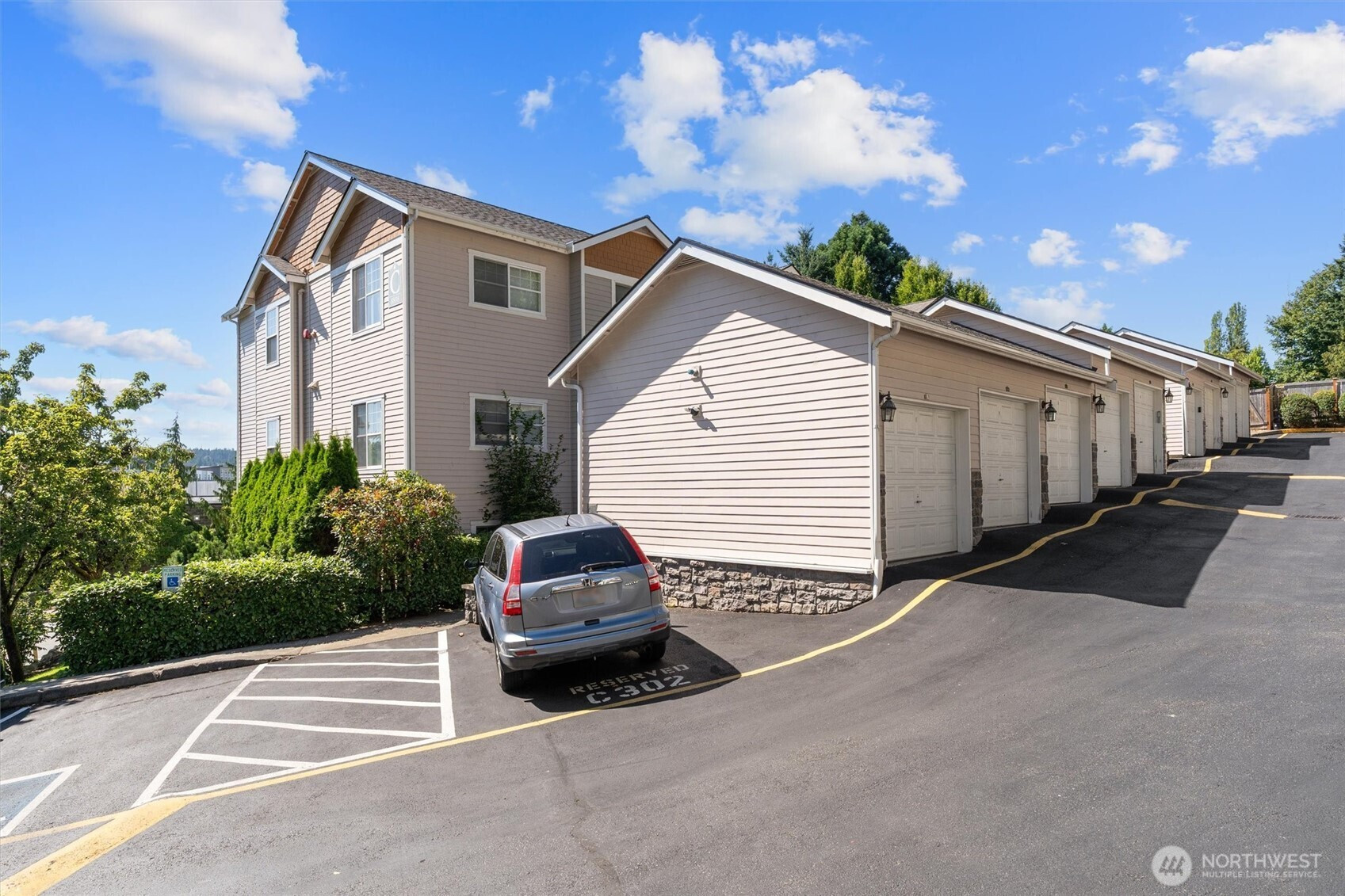 8808 Redmond Woodinville Road NE, Redmond, WA 98052