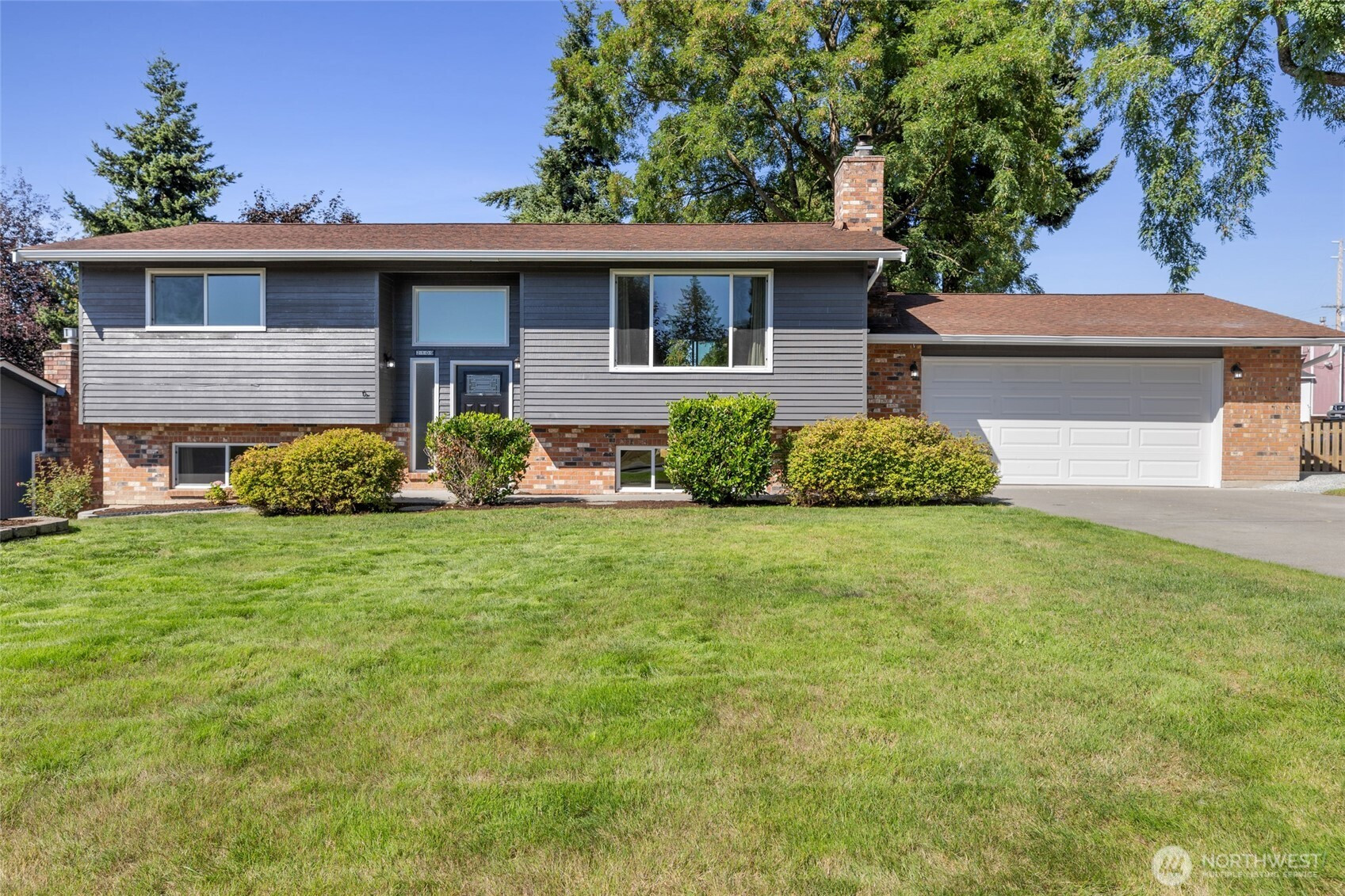 2109 Sandalwood Street, Mount Vernon, WA 98273