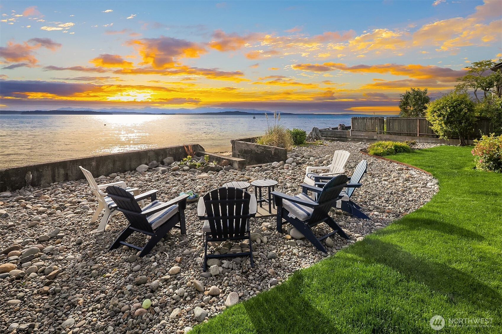 7161 Beach Drive SW, Seattle, WA 98136