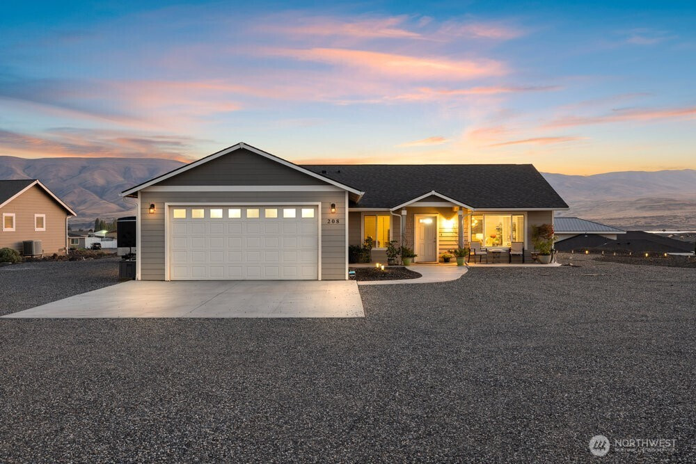 208 SW Moon River View, Mattawa, WA 99349