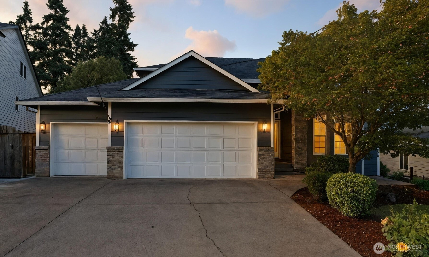 1224 E Pioneer Loop, La Center, WA 98629