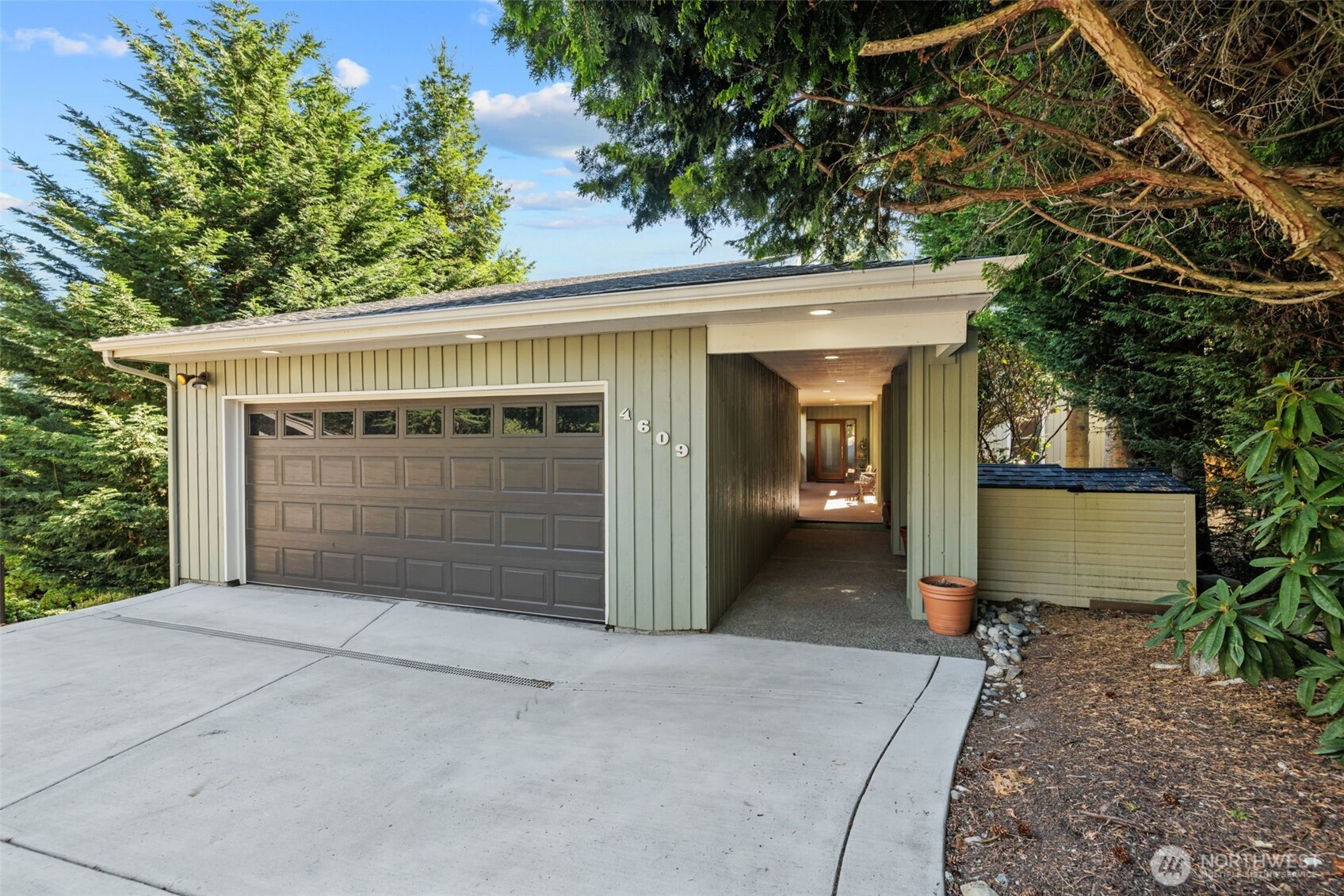 4609 144th Place SE, Bellevue, WA 98006