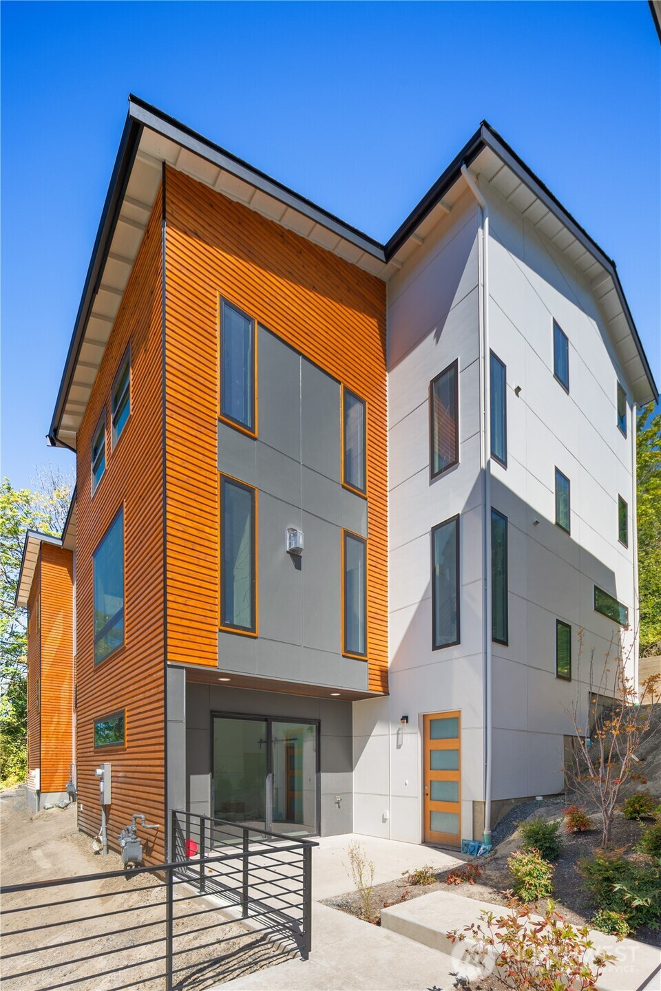 5252 23rd Avenue SW, Seattle, WA 98106