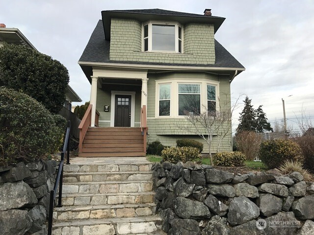 1920 E Jefferson Street, Seattle, WA 98122