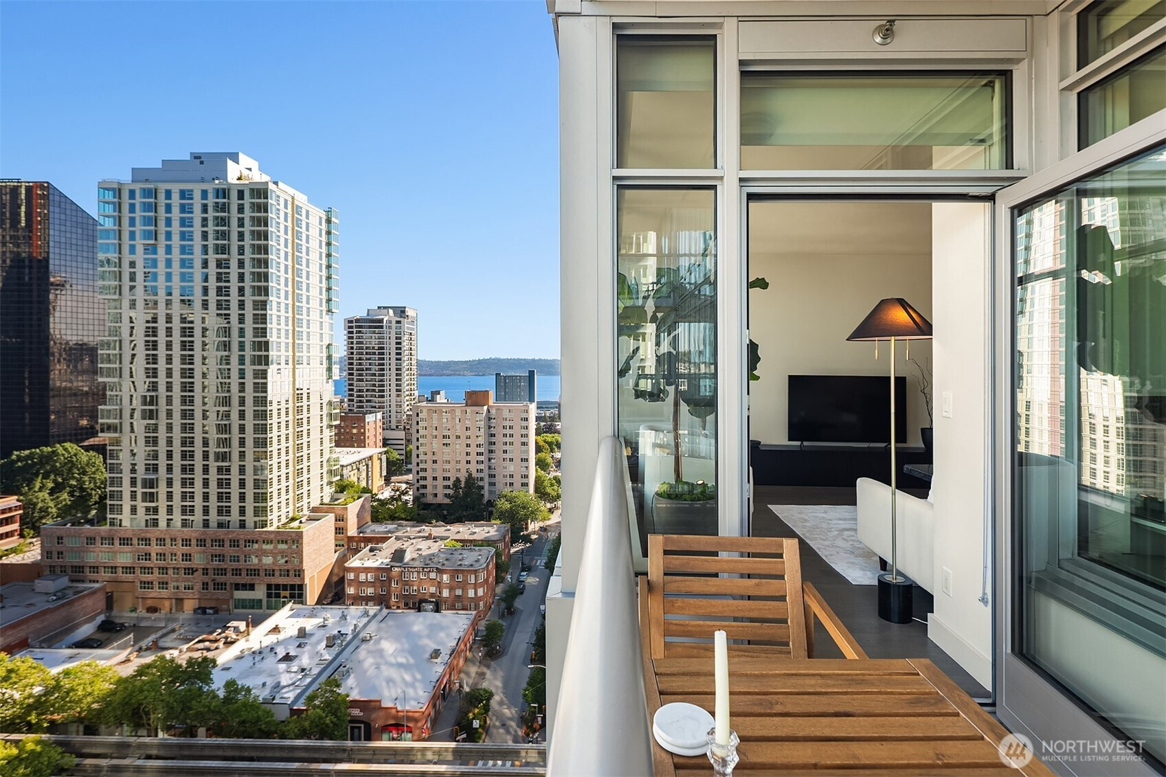 588 Bell Street, Seattle, WA 98121