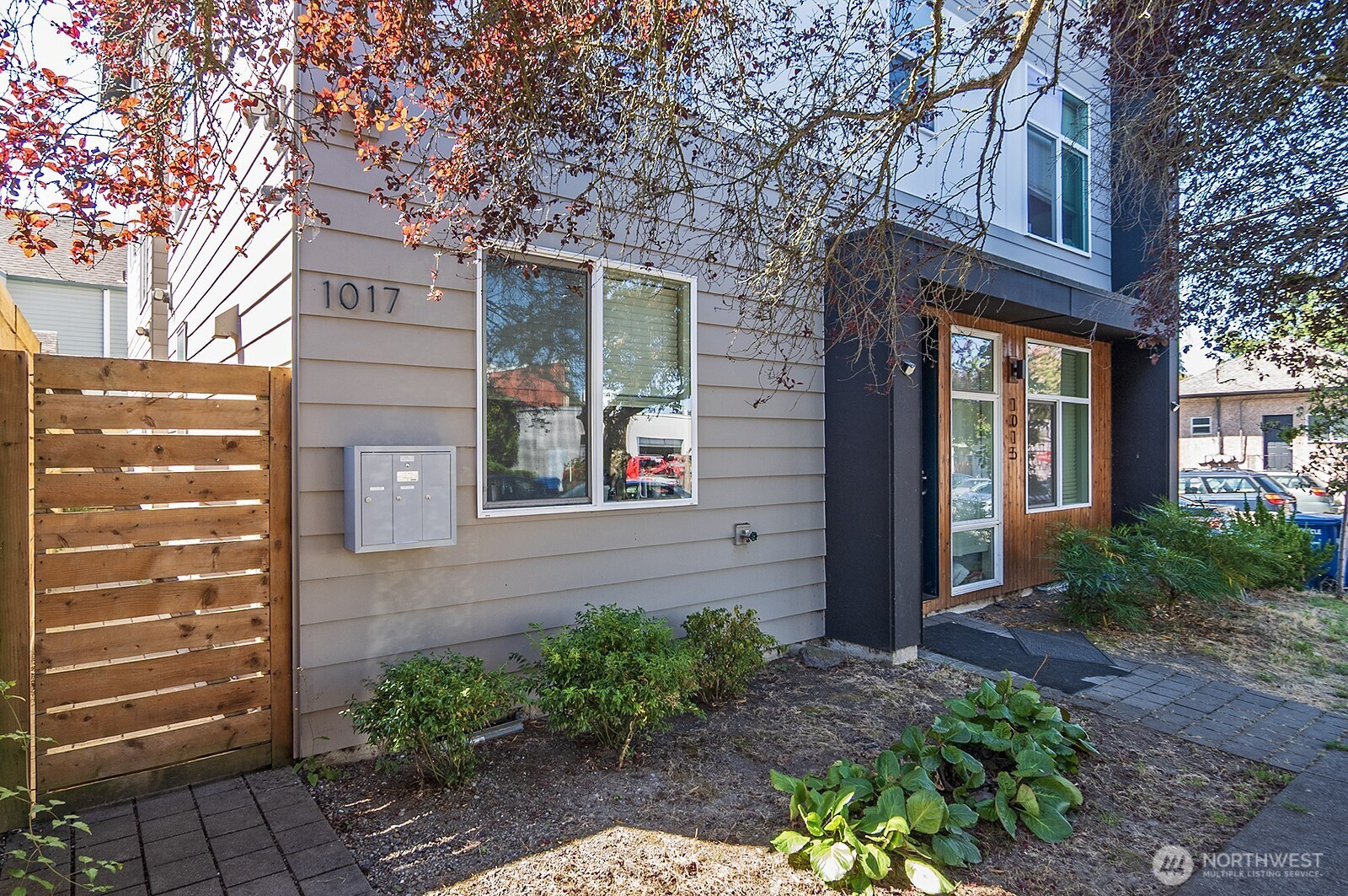 1017 NE 55TH Street, Seattle, WA 98105