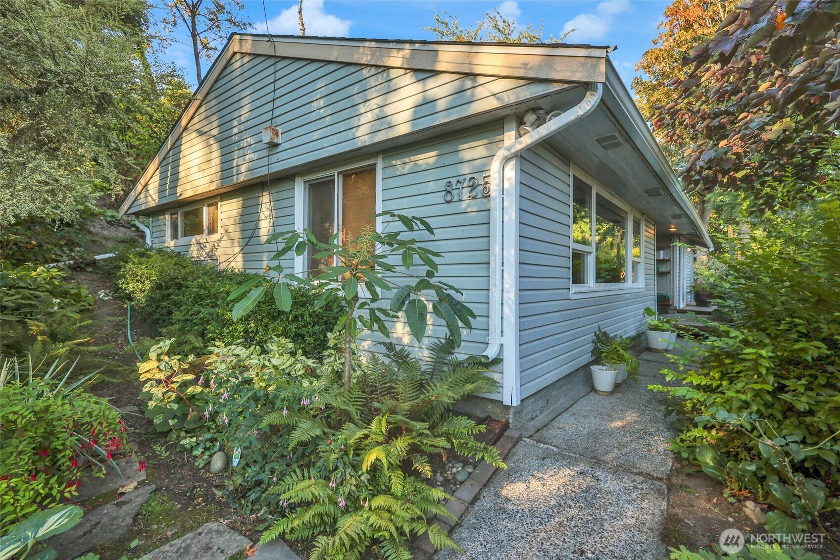 8725 10th Avenue S, Seattle, WA 98108