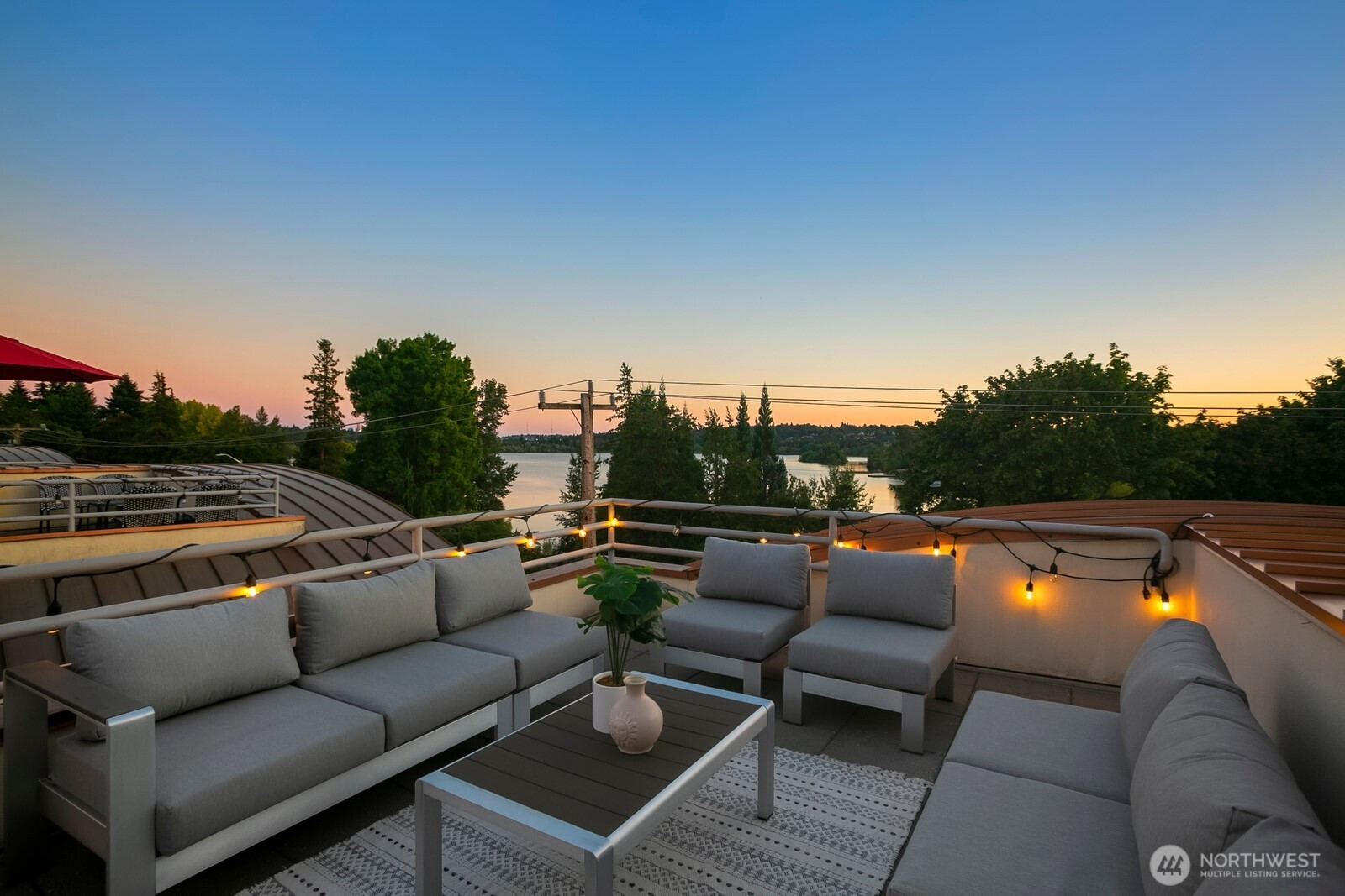 7700 E Green Lake Drive N, Seattle, WA 98103