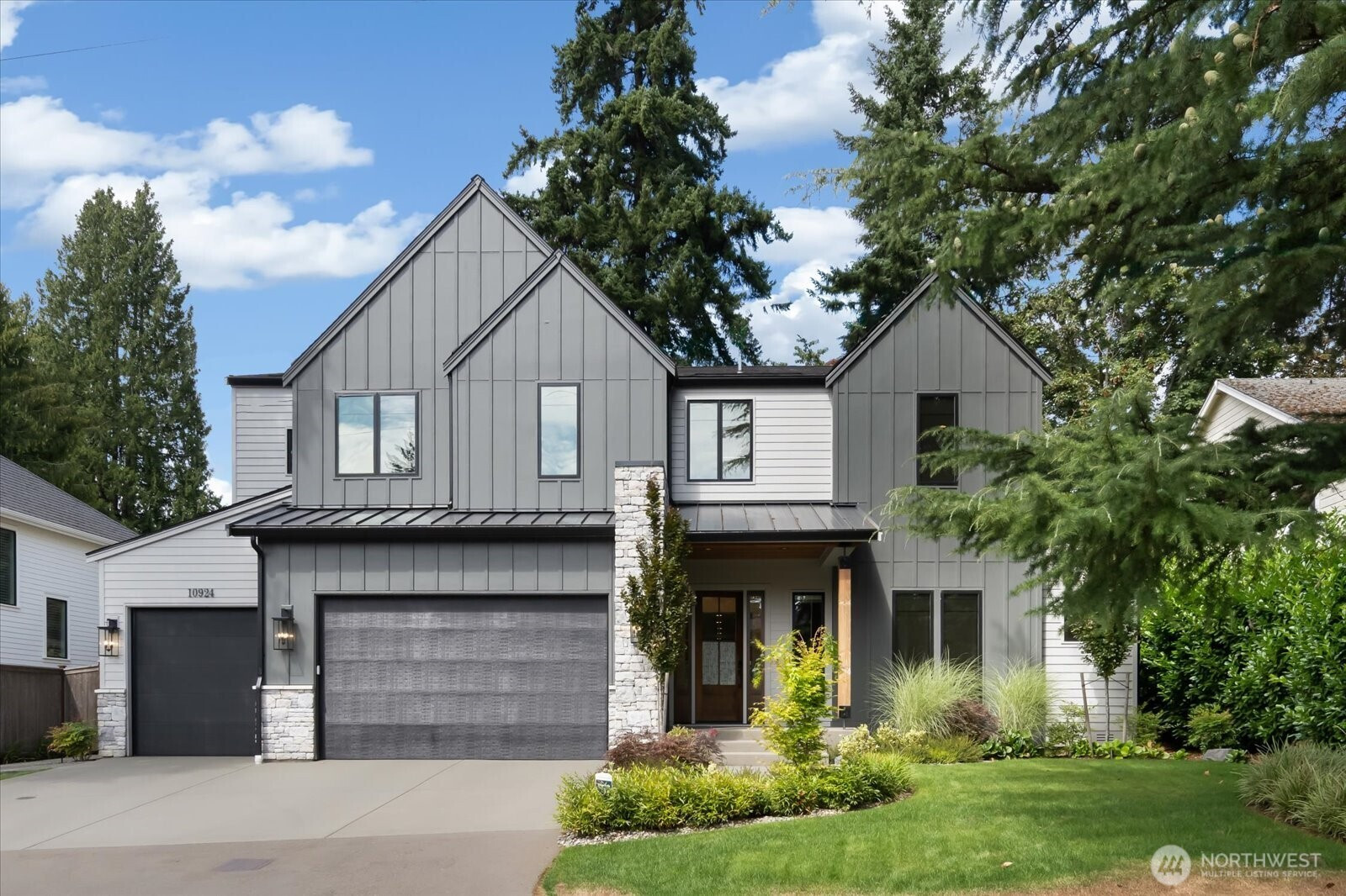 10924 SE 24th Place, Bellevue, WA 98004