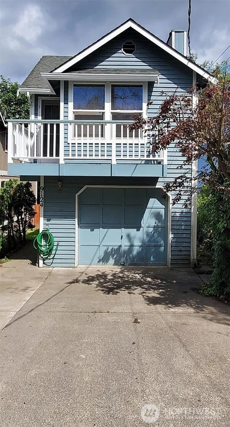 9124 20th Avenue NE, Seattle, WA 98115