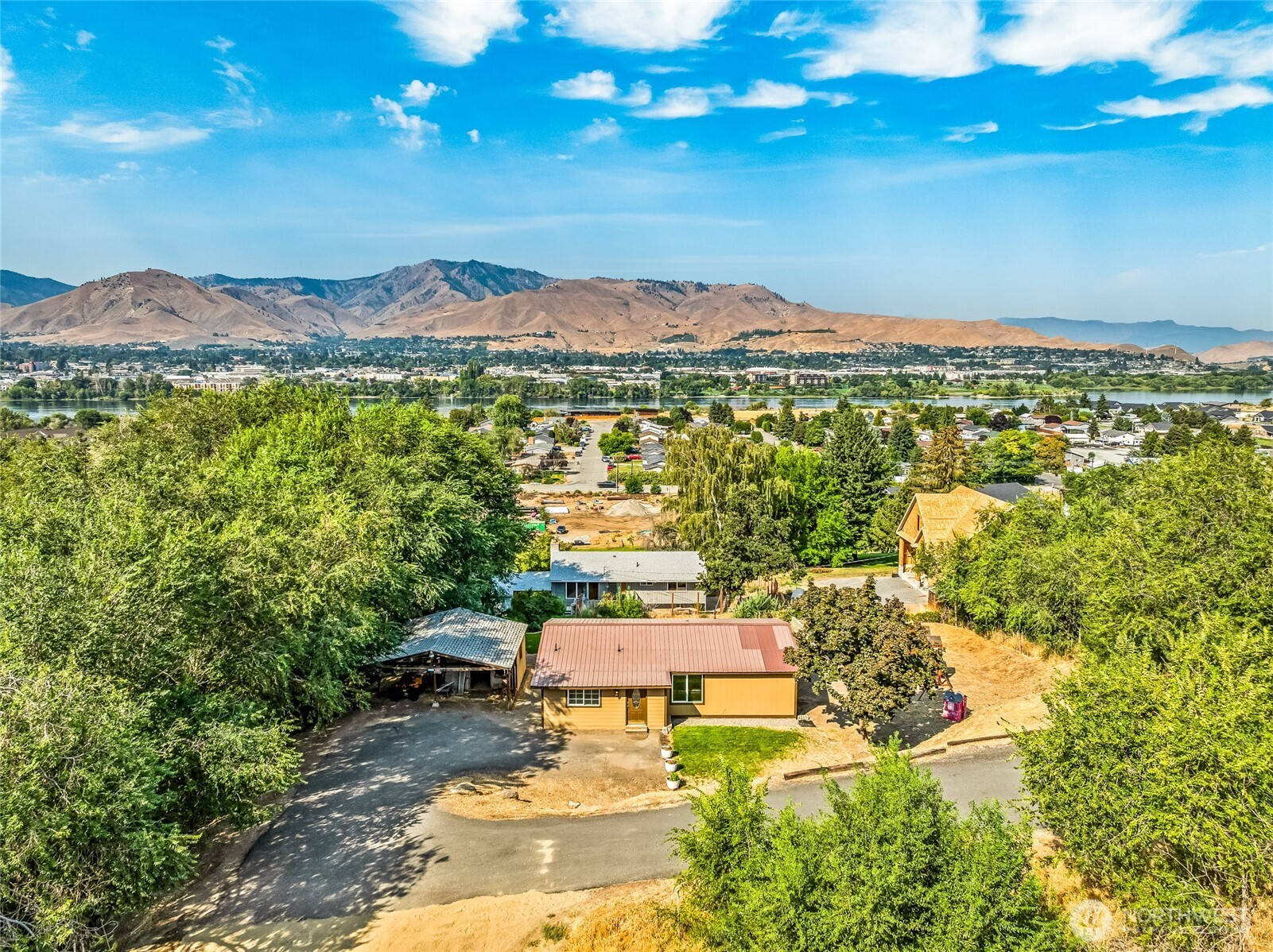 2152 Sunset Hwy, East Wenatchee, WA 98802