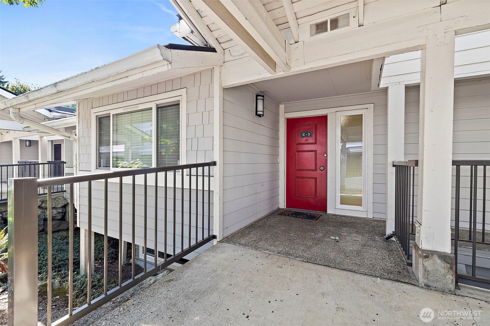 15208 NE 8th Street, Bellevue, WA 98007