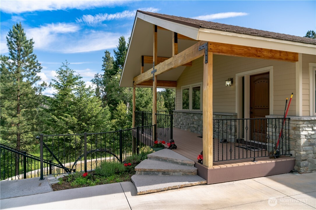 54 Spring Meadow Lane, Oroville, WA 98844