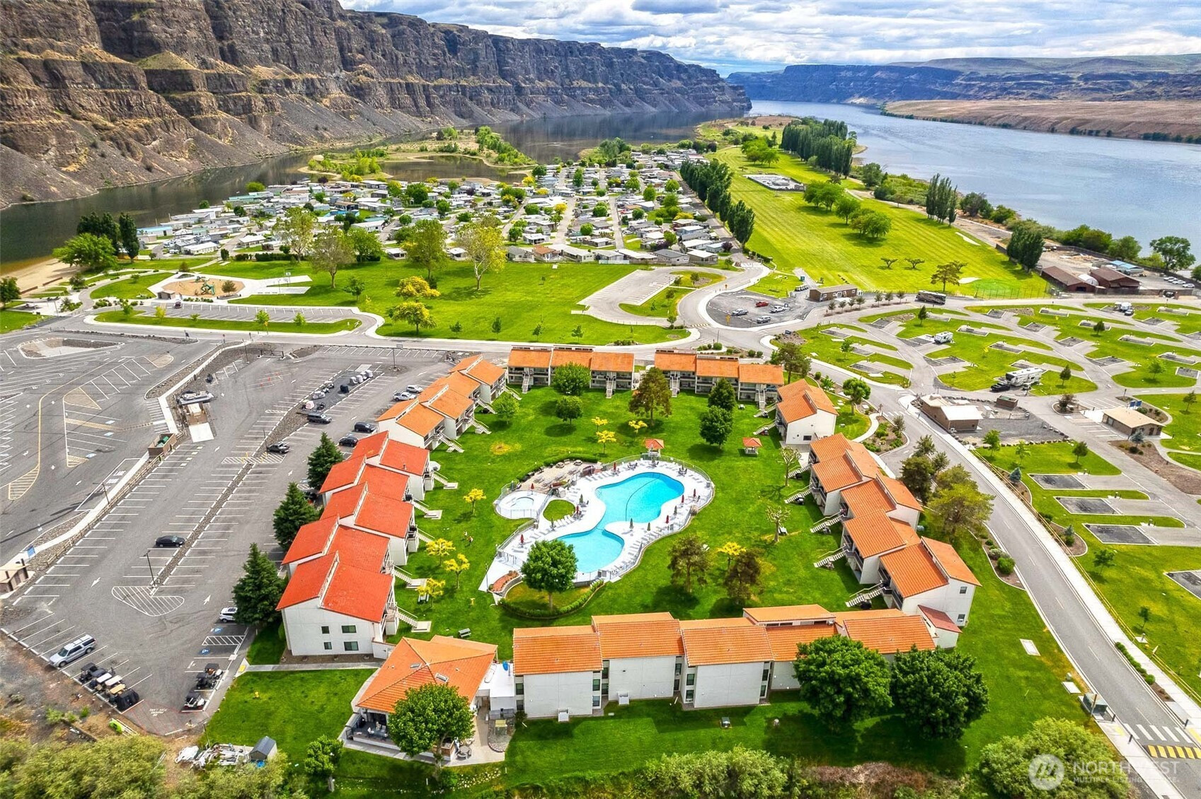 8903 Crescent Bar Road NW, Quincy, WA 98848