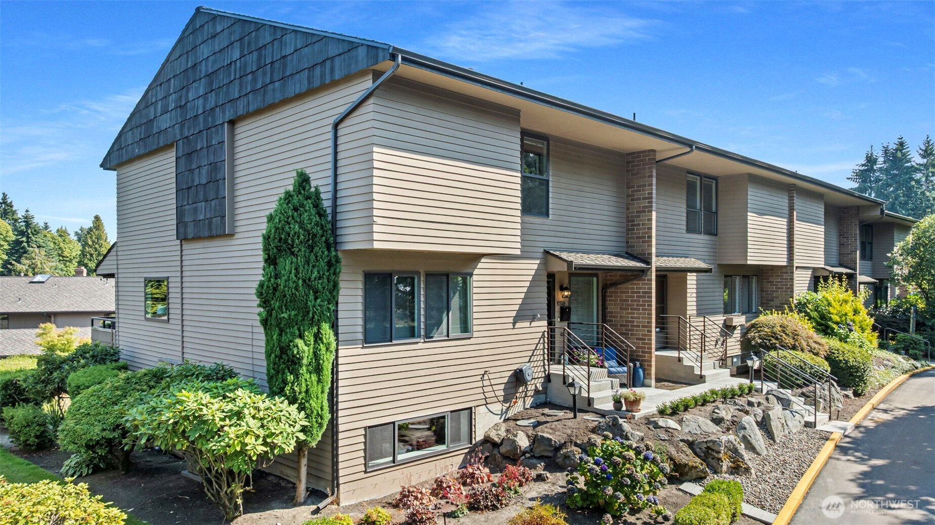 10749 Glen Acres Dr S S, Seattle, WA 98168