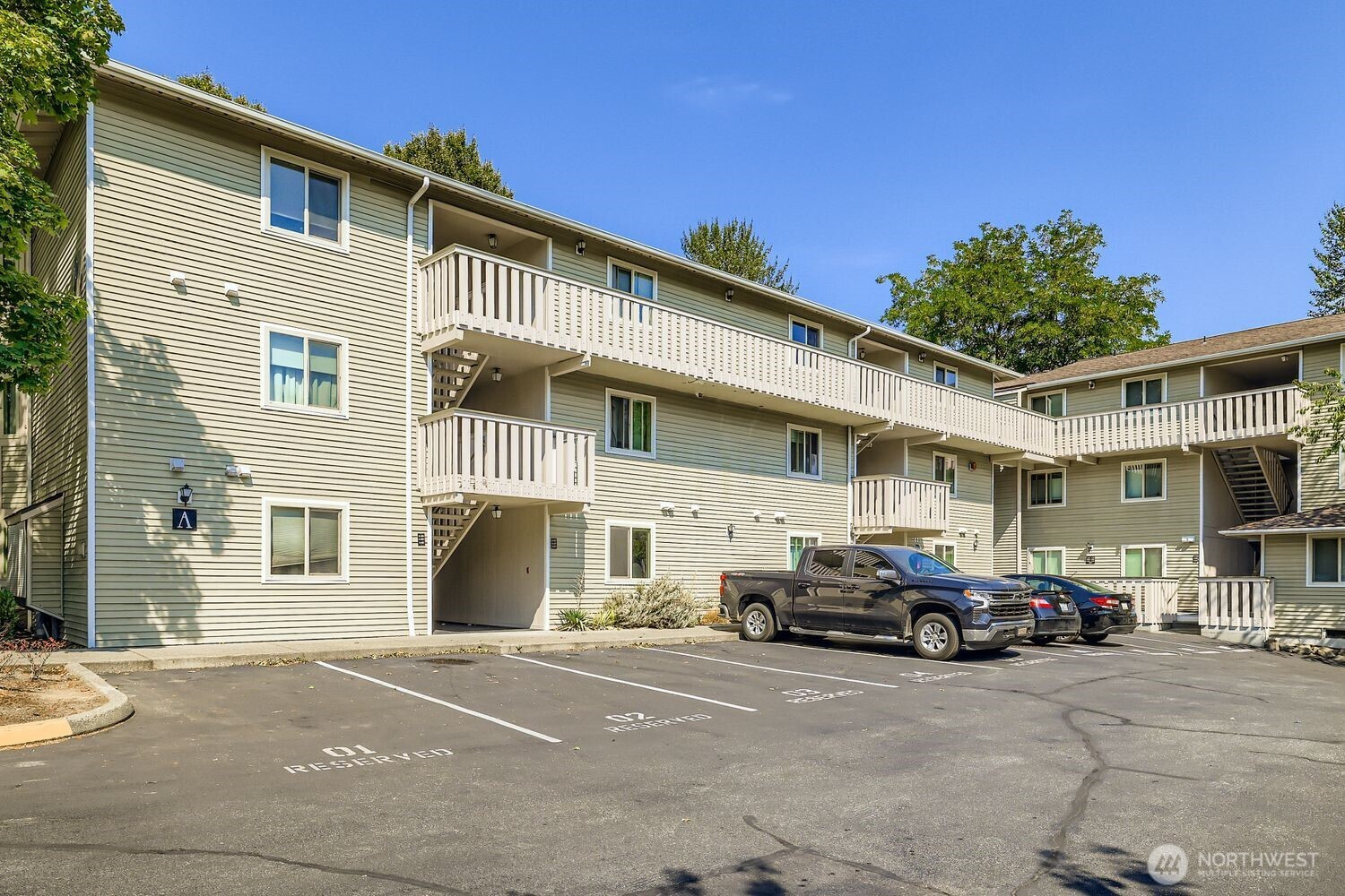 18200 73rd Ave NE, Kenmore, WA 98028