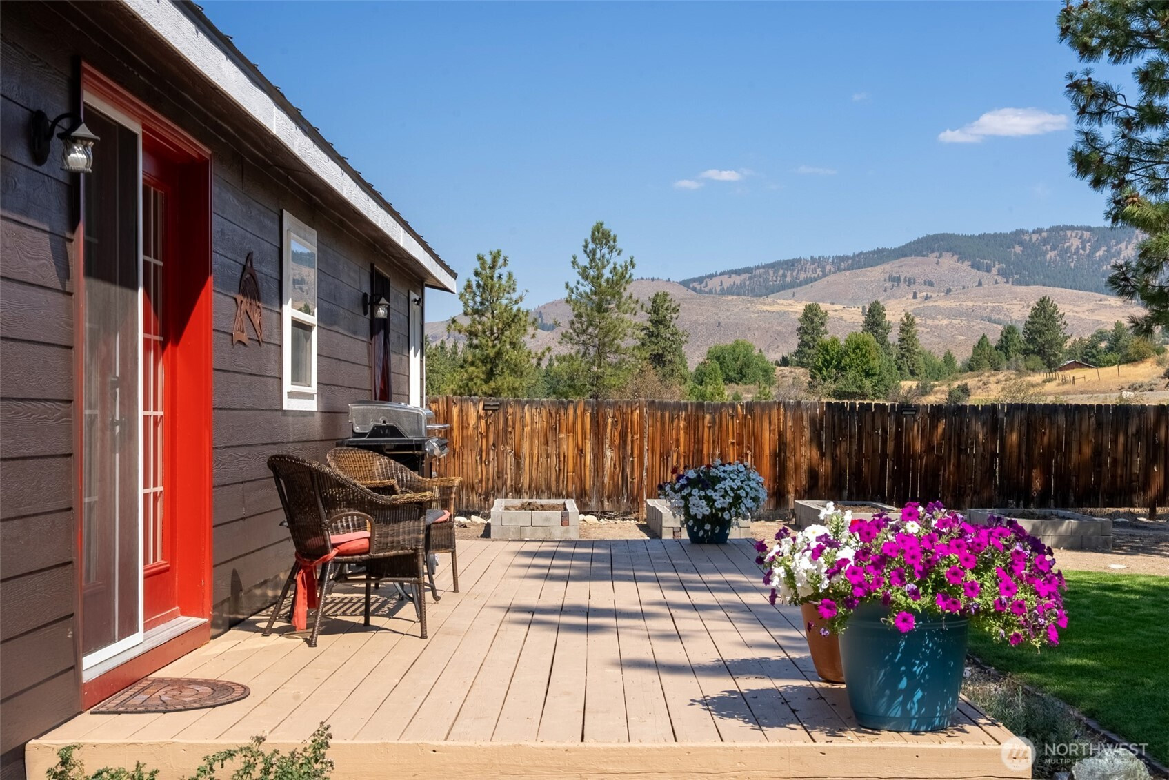 14 N Maughans River Rd, Winthrop, WA 98862