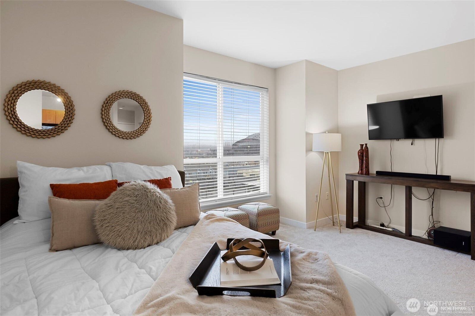 668 S Lane Street, Seattle, WA 98104