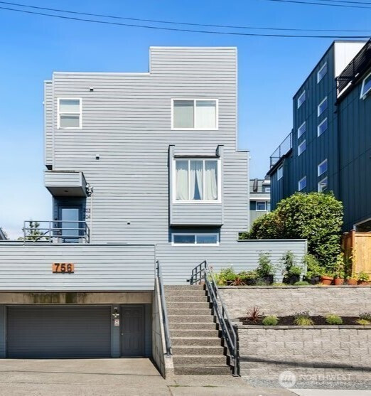 756 N 72nd Street, Seattle, WA 98103