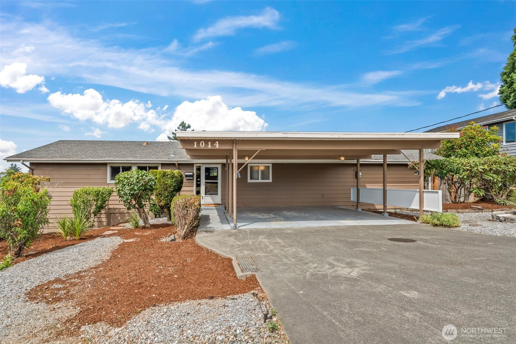 1014 S 234th Place, Des Moines, WA 98198