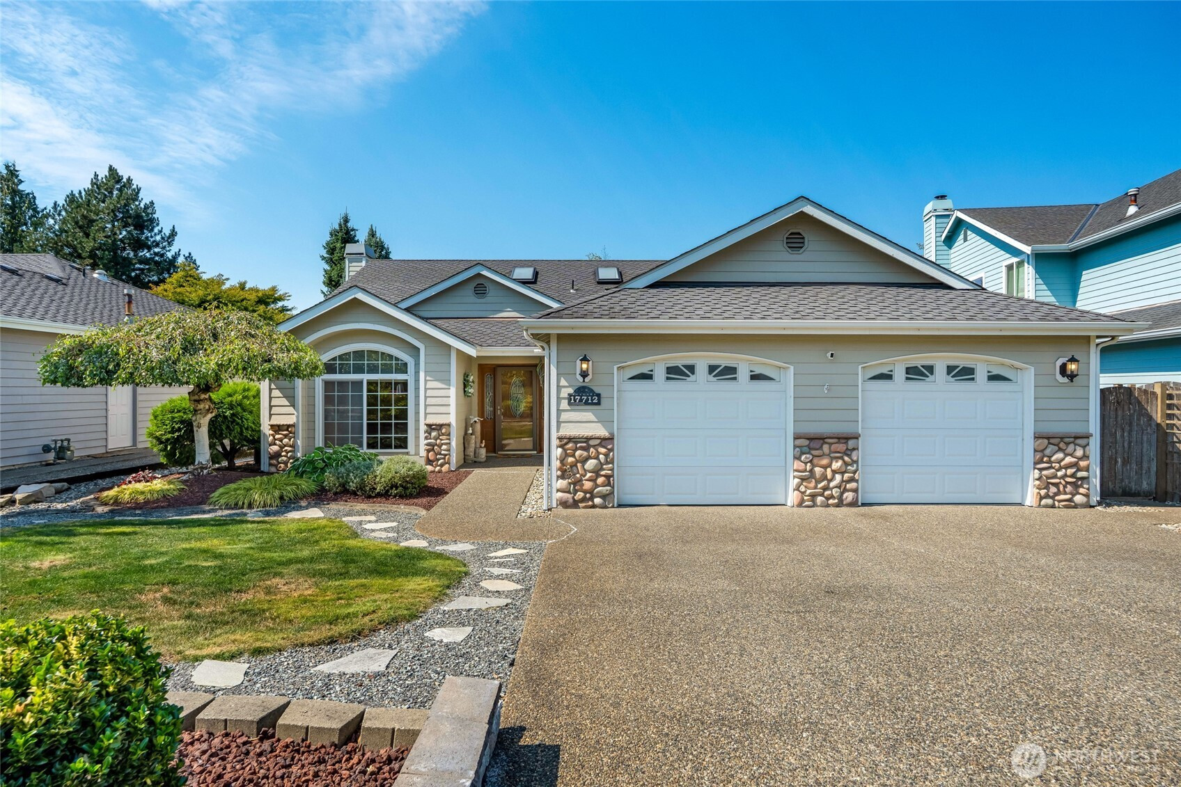 17712 W Country Club Drive, Arlington, WA 98223