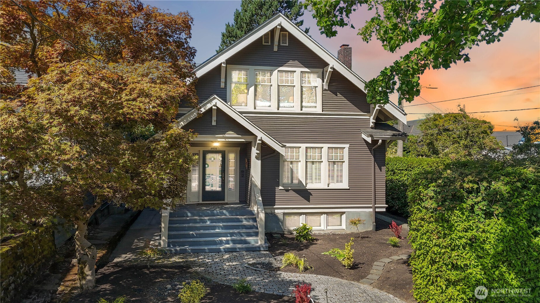 2033 11th Avenue E, Seattle, WA 98102