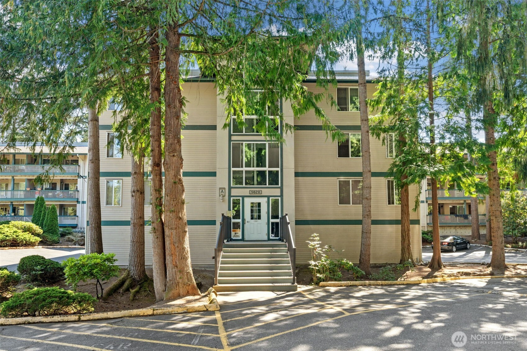 5620 200th Street SW, Lynnwood, WA 98036