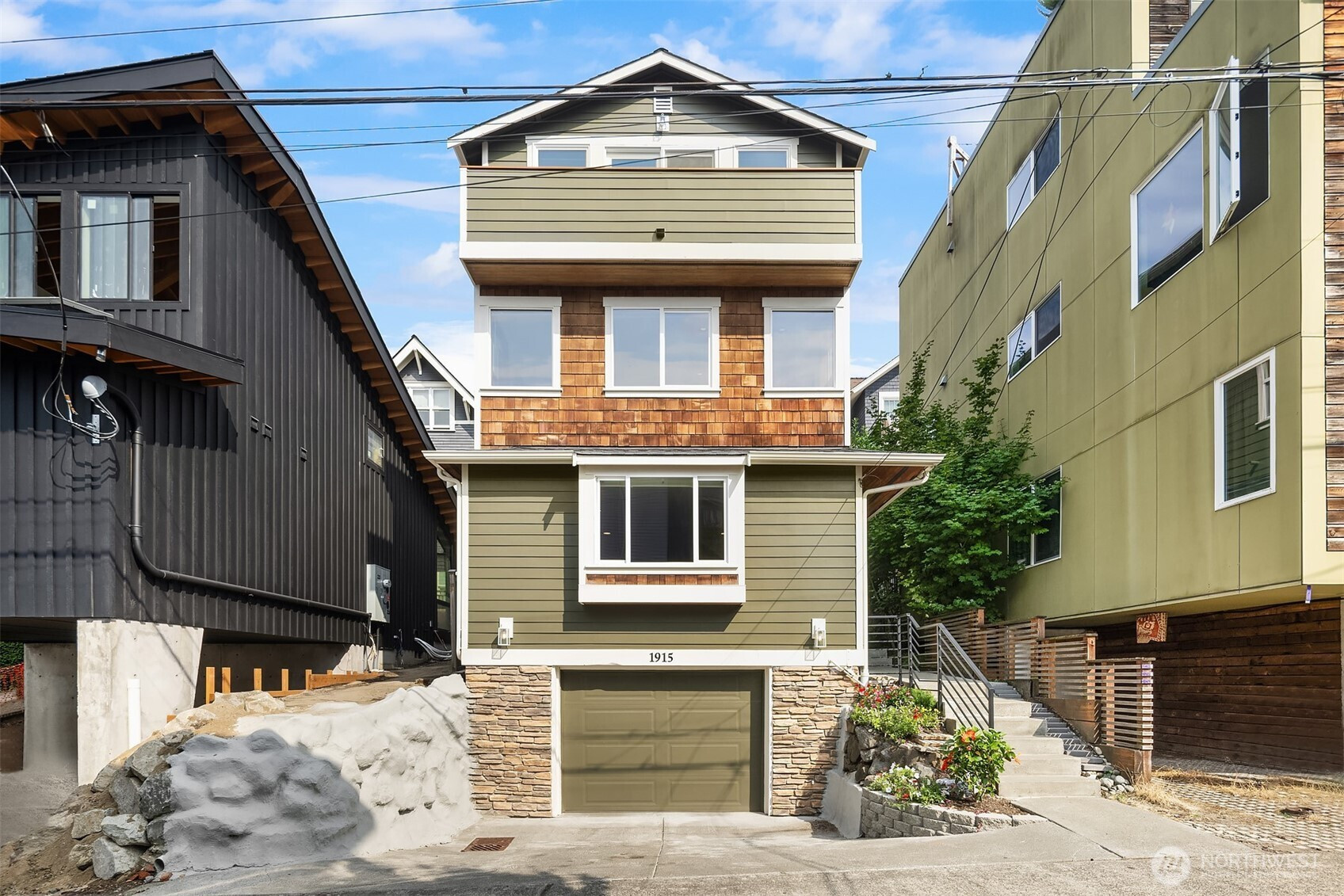 1915 9th Avenue W, Seattle, WA 98119