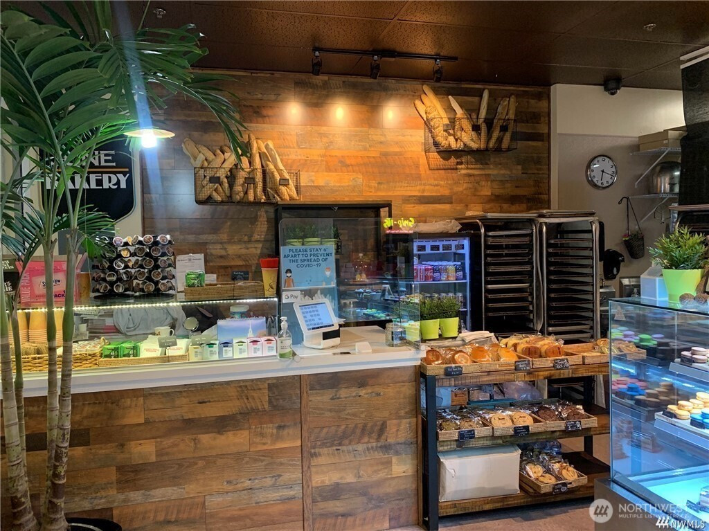 15600 NE 8th Street, Bellevue, WA 98008