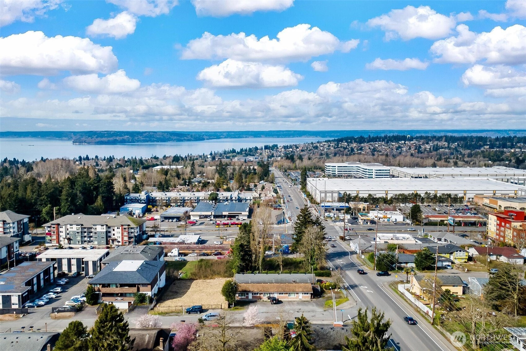 2805 S 216th Street, Des Moines, WA 98198