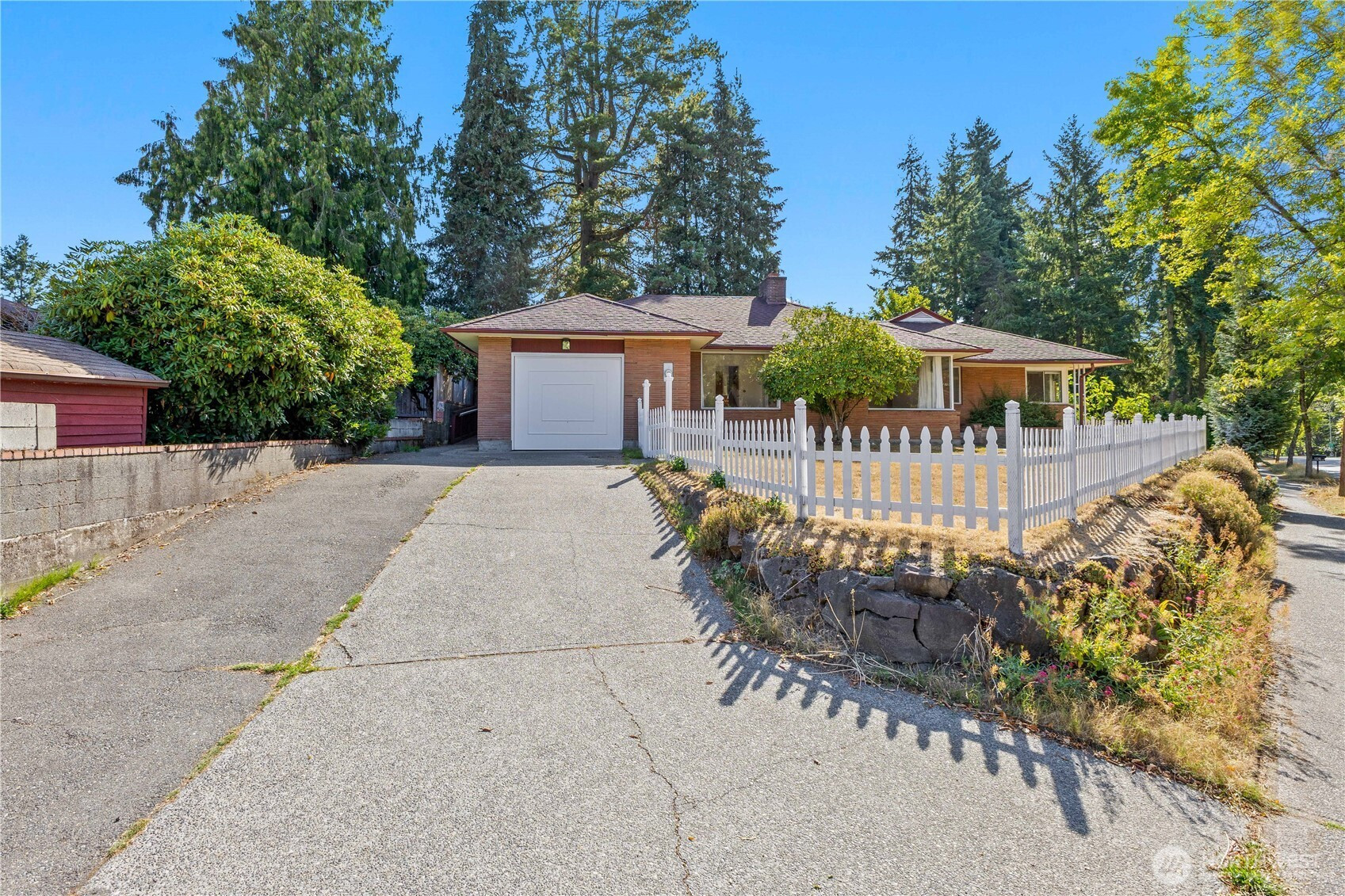 12752 Roosevelt Way NE, Seattle, WA 98125
