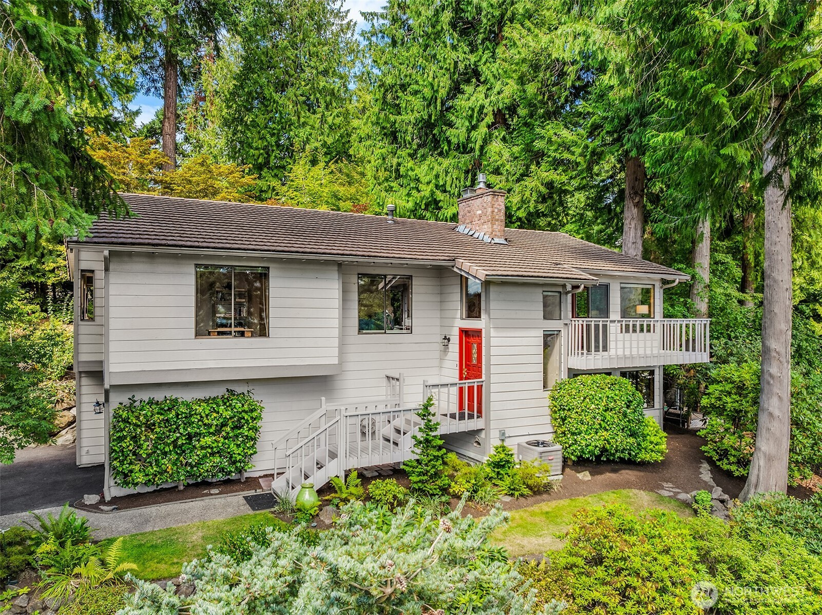 18939 NE 20th Court, Redmond, WA 98052
